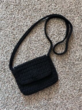 Gap | black crochet mini purse